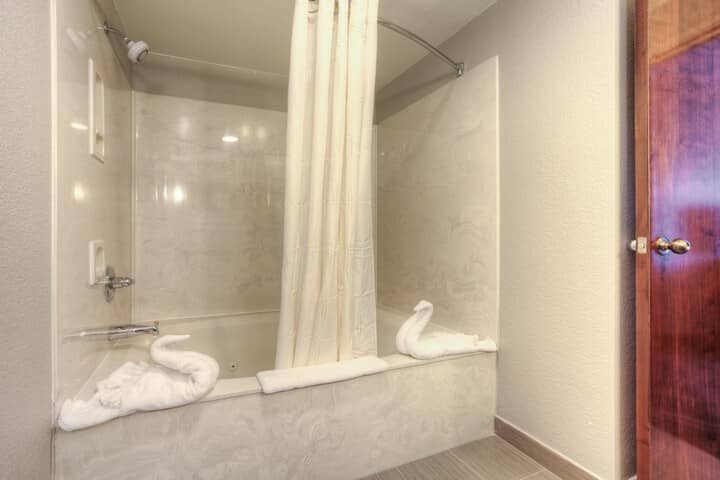 Jetted tub